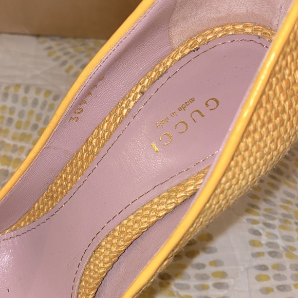 GUCCI 💛 Yellow Bumblebee Heels Vintage Pinup Woven Cork Pumps Summer Stilettos - Picture 13 of 15